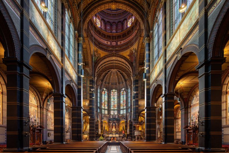 ST. NIKOLAAS BASILIEK